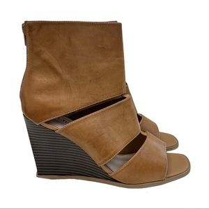 2LipsToo Neutral Tan Brown Wedge Open Toe Sandal | Size 8 | Summer Heel